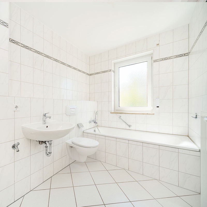 Verkauf 3 Zimmer Wohnung Bad gr0ß